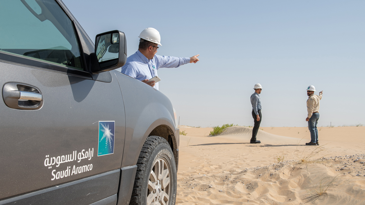 أرامكو السعودية تطور تقنية تحد من الأثر البيئي لحركة مركباتها في الطرق غير الممهدة
