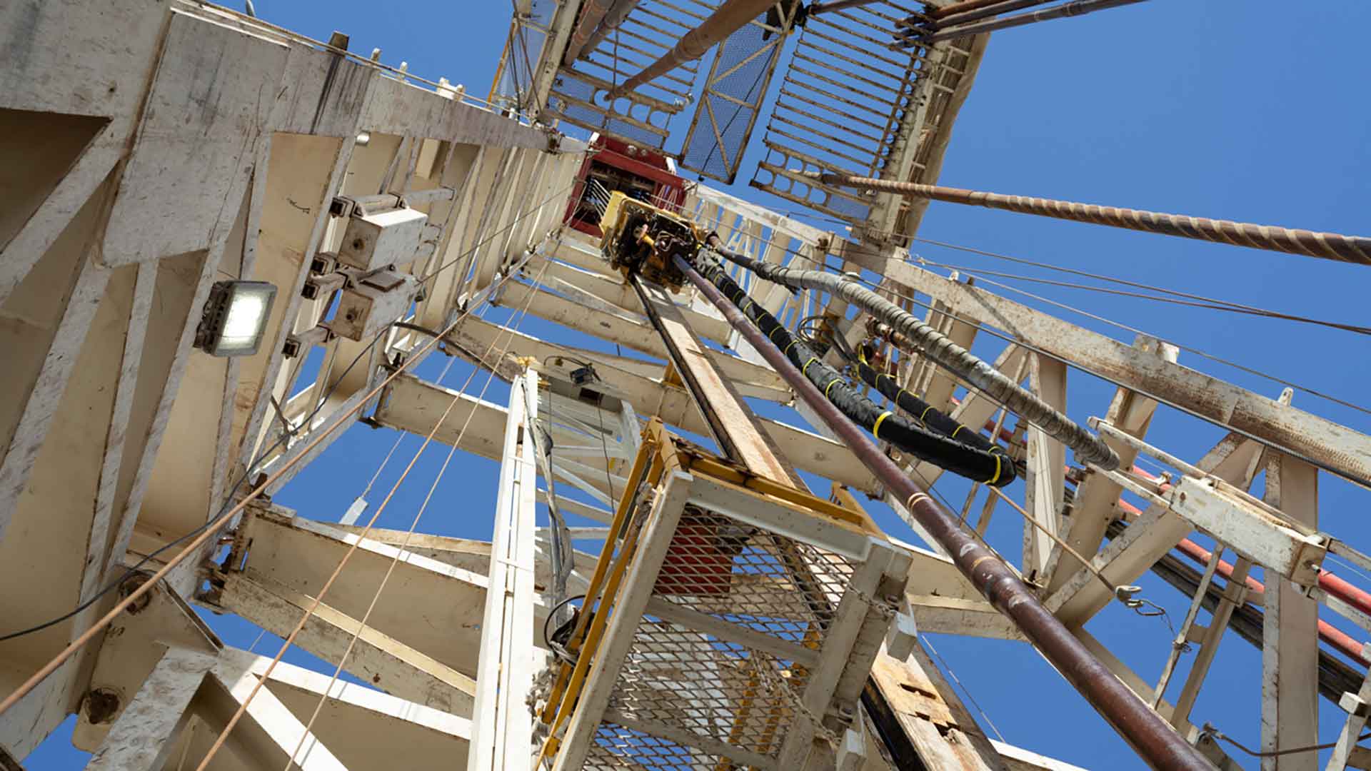 Aramco Hands-on learning prepares the drilling team to face challenges in the field. drilling feature Elements 2026