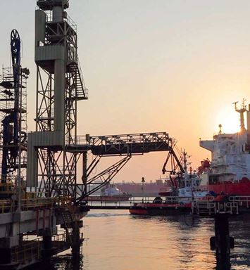 أرامكو السعودية ومعهد اقتصاديات الطاقة الياباني يعلنان تصدير أول شحنة من الأمونيا الزرقاء في العالم