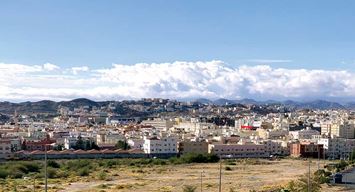مدينة الورود التي لا تغيب عنها البهجة