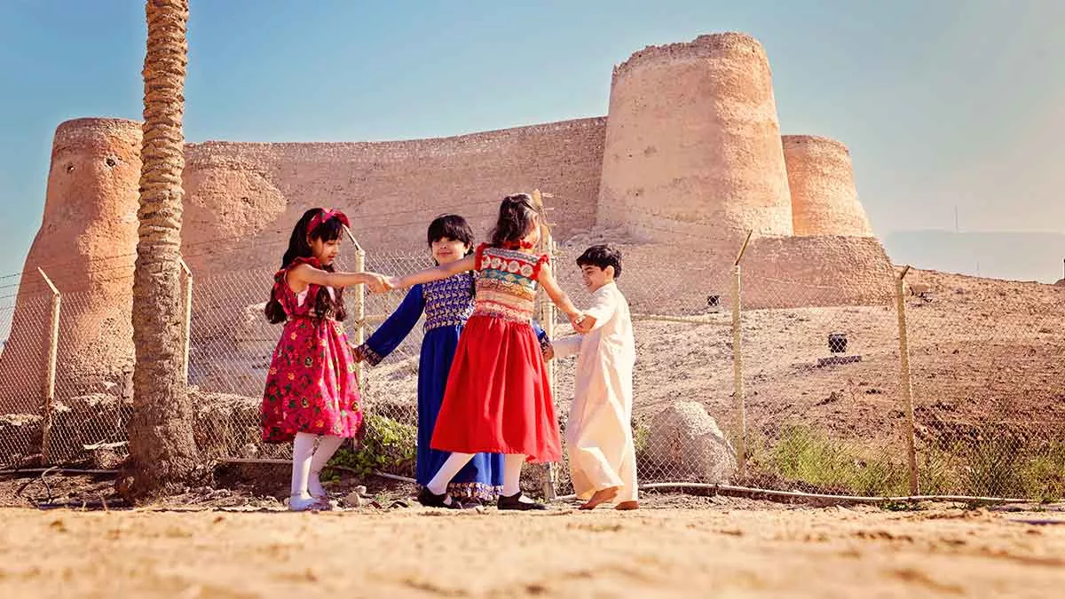 براءة الطفولة على ضفاف التاريخ