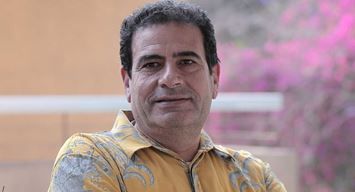 إطلالة: تأرجحٌ بين الخيال والواقع