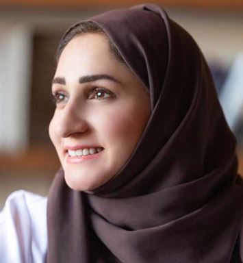 إطلالة: "كأنك العيد والباقون أيام"