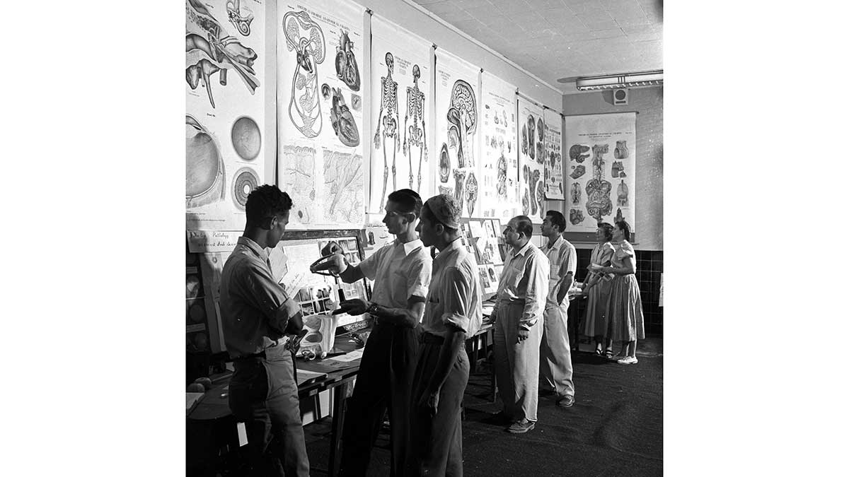 تدريب الممرضين السعوديين 1954م