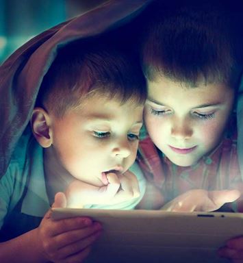 هل ما يزال ابنك في الكوخ؟!