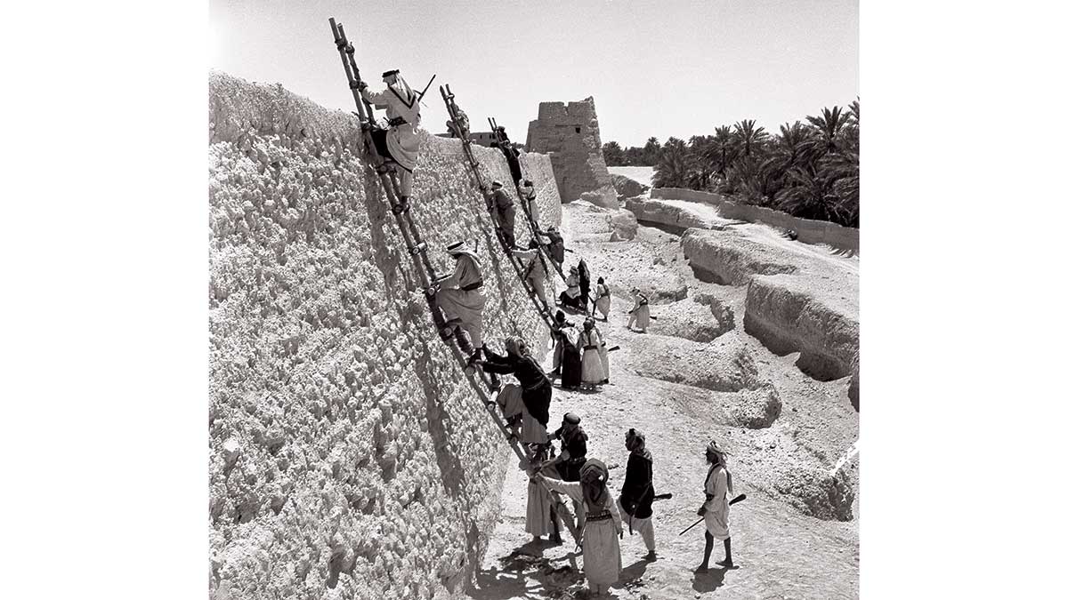 King Abdulaziz and his men