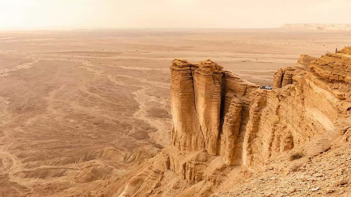 الوقوف على حافة العالم 