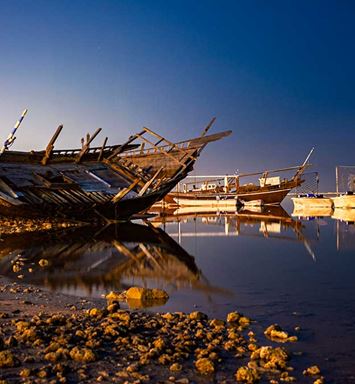 المراكبُ تنتظرُ البحر..