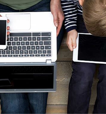 أنت وطفلك وإدمان الأجهزة الإلكترونية