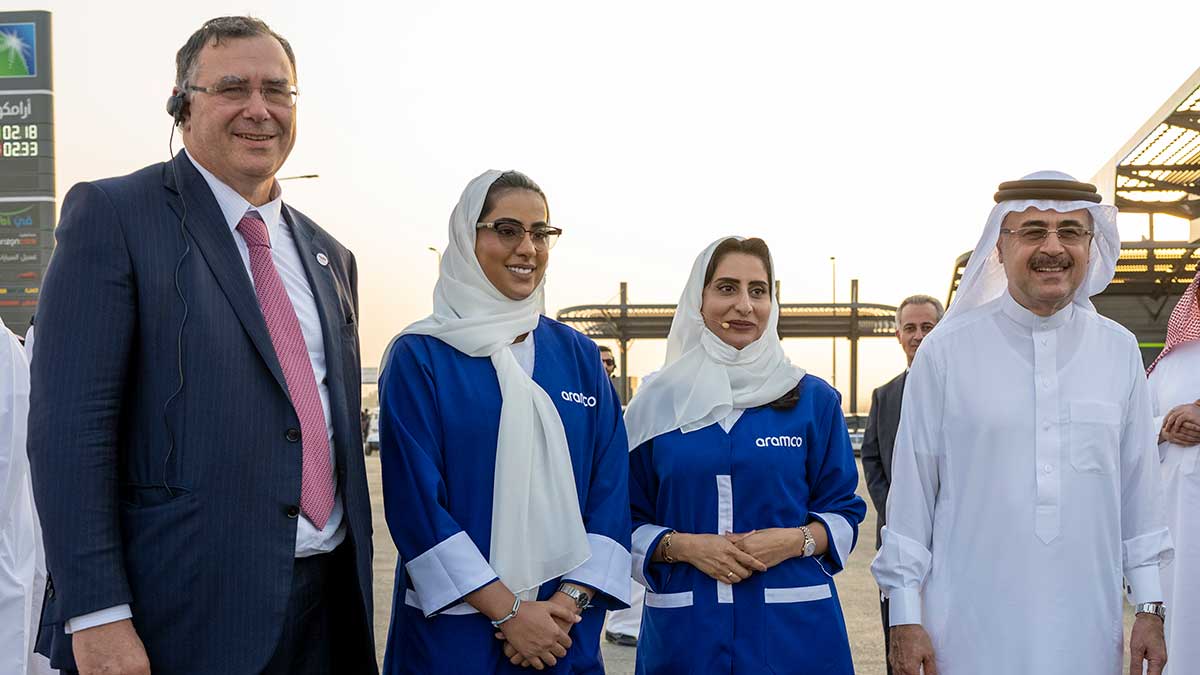 1st gas station to open for the public in Riyadh Amin Nasser and Total CEO