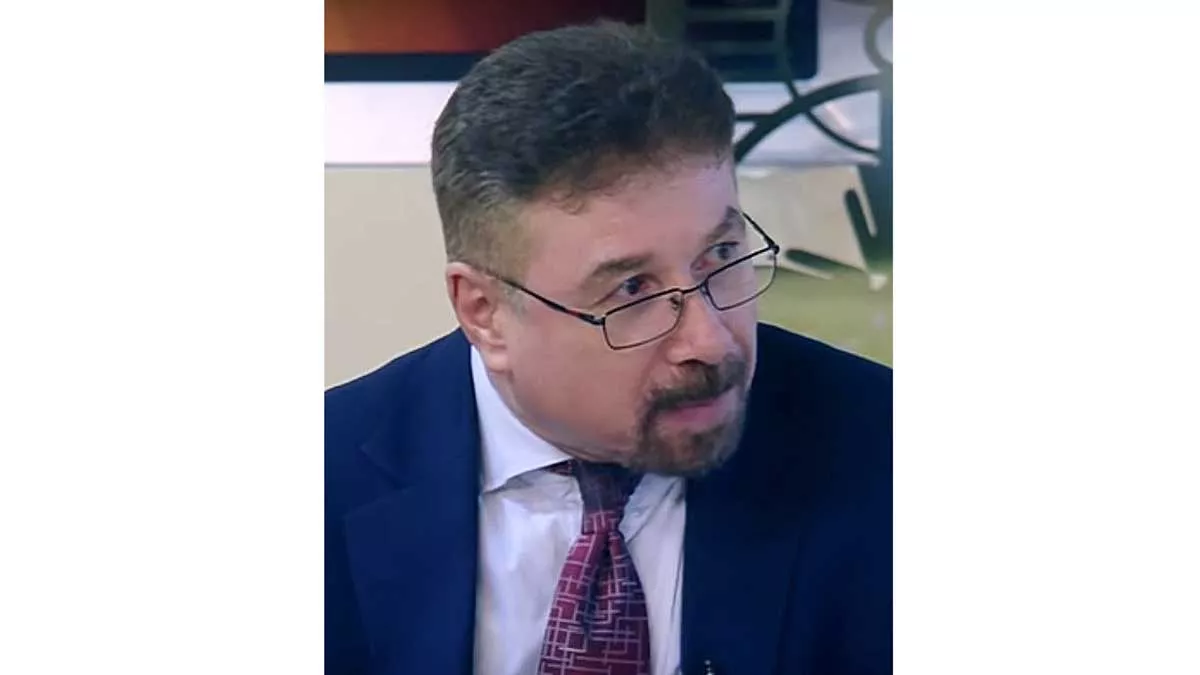 Mazen AlEliwi writer and poet
