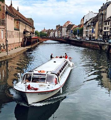 وقفة على الجسر