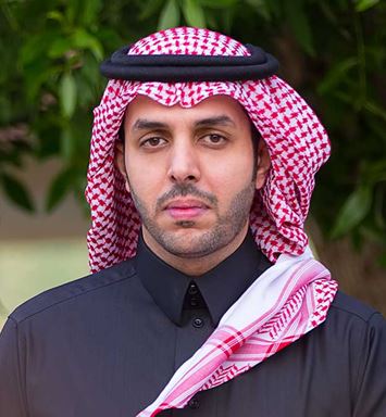 إطلالة: "ممتلئ من الداخل"