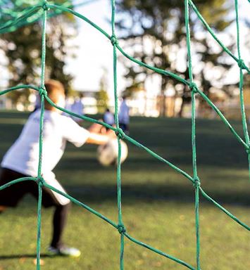 إرشادات السلامة الخاصة بممارسة رياضة كرة القدم