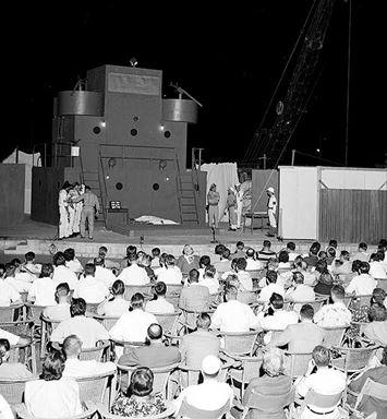 مسرحية "السيد روبرتس"