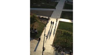 سباق مع الظلال