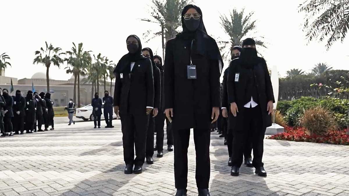 فيديو: أرامكو السعودية تحتفي بتخريج الدفعة الأولى من المتدربات في مجال السلامة والأمن الصناعي