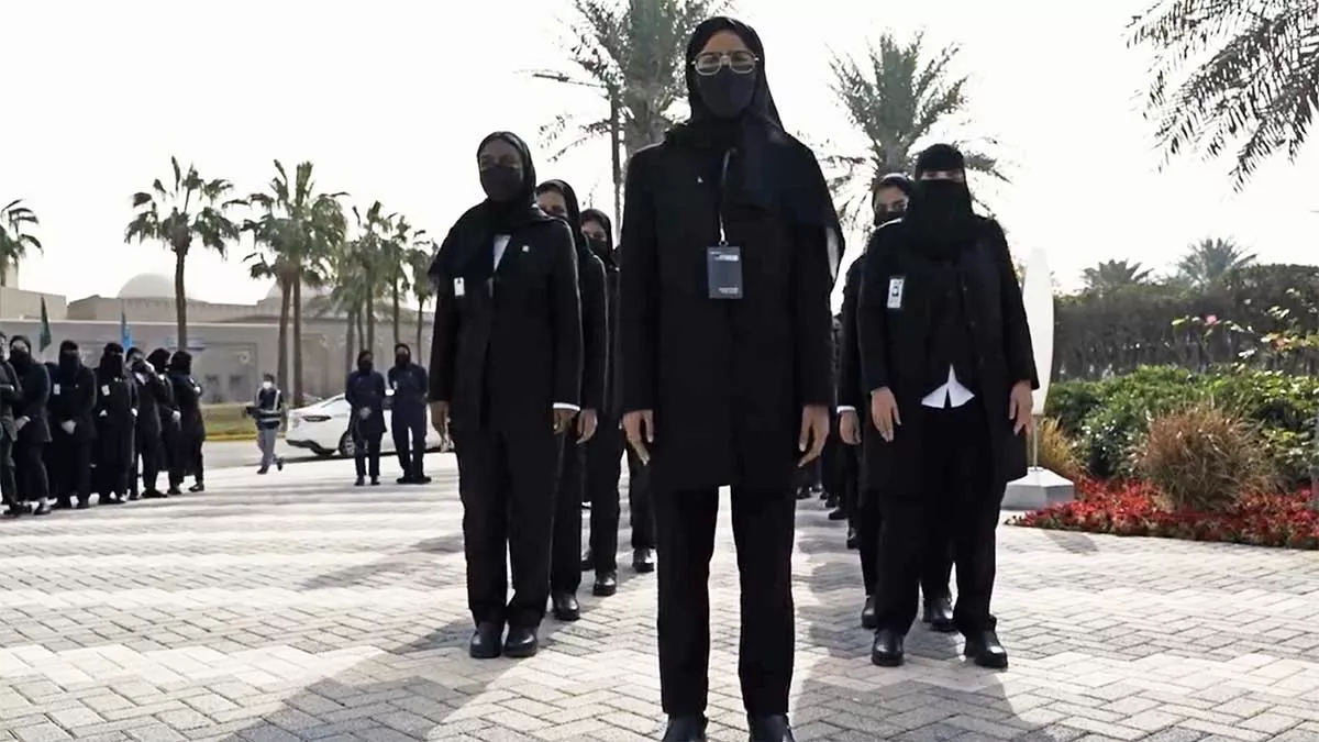 فيديو: أرامكو السعودية تحتفي بتخريج الدفعة الأولى من المتدربات في مجال السلامة والأمن الصناعي