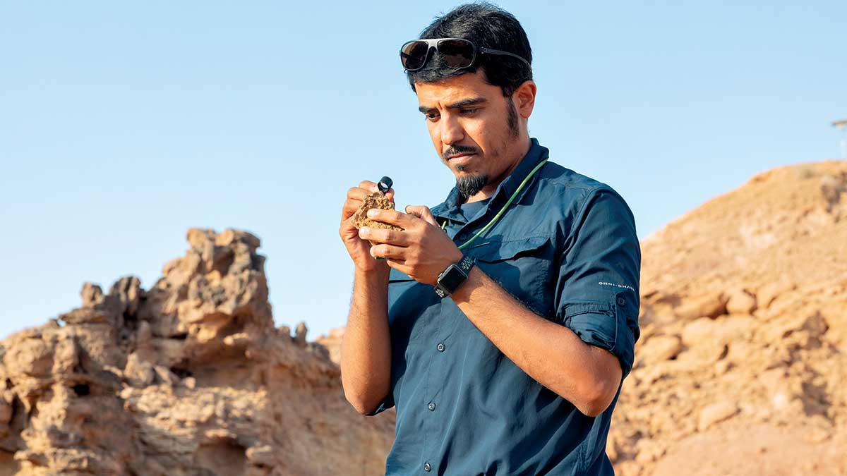 fossil story image Moajil