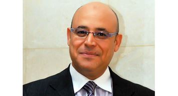 إضـــاءة: ساعة مع تويتر!