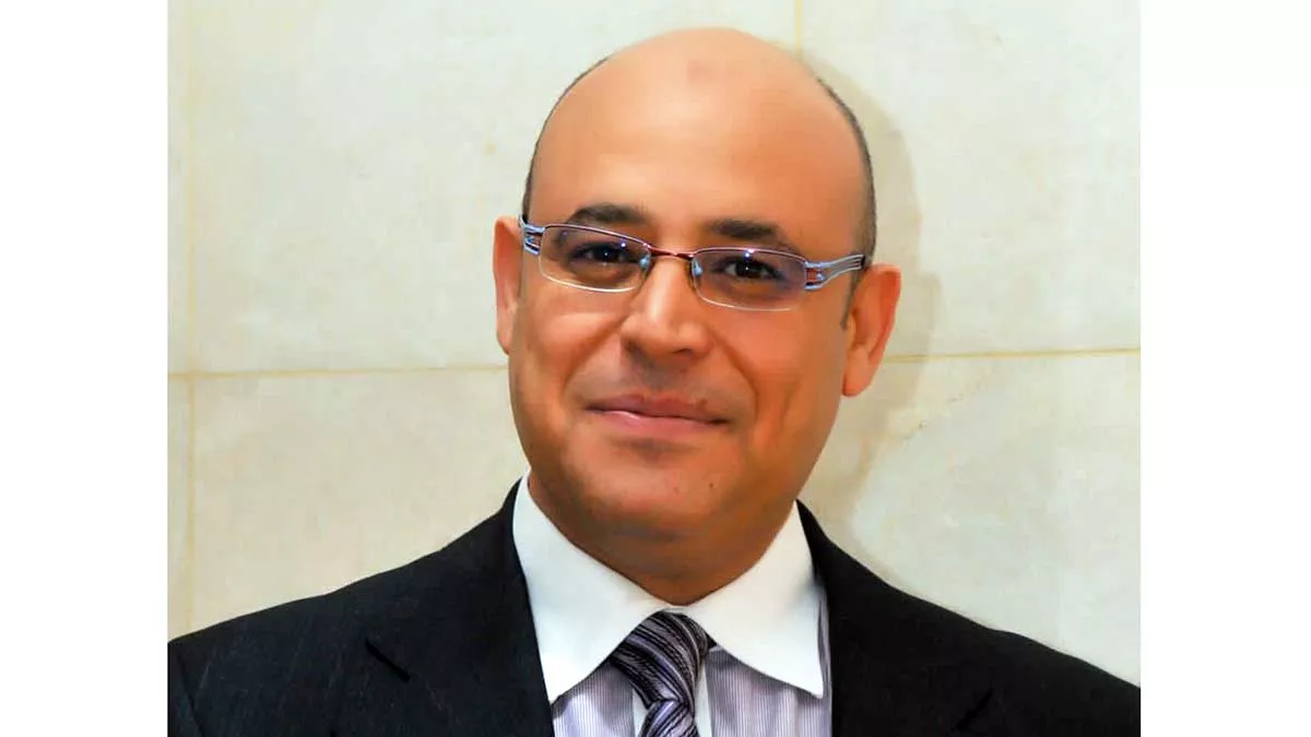 إضـــاءة: ساعة مع تويتر!