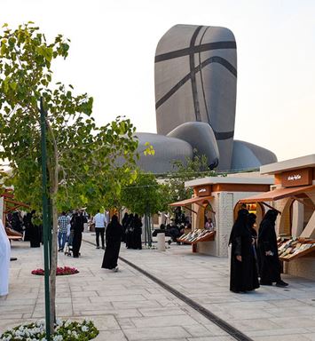 إثراء يعيد أمجاد المتنبي بحضور يتجاوز 10 آلاف زائر
