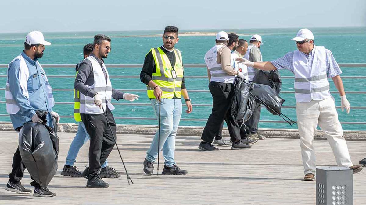 beach cleaning