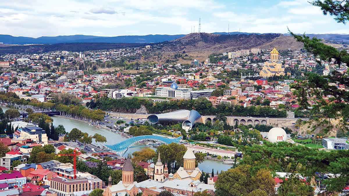 جورجيا: جوهرة القوقاز الساحرة التي تجمع الشرق والغرب