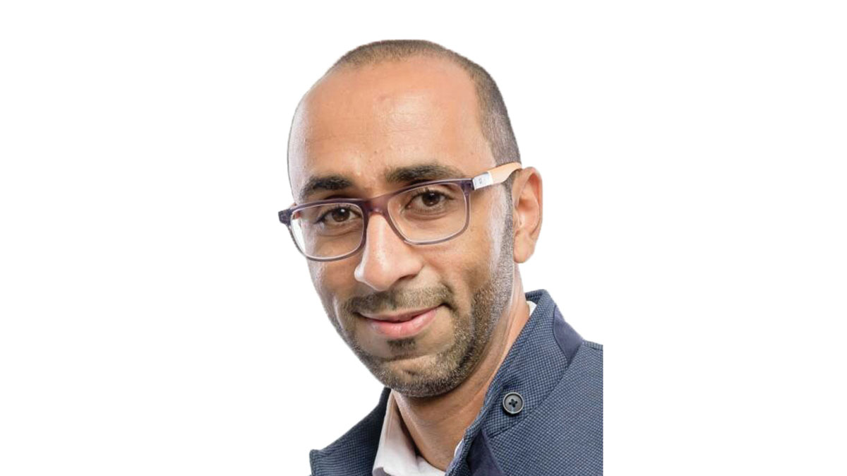 إضاءة: كيف تُسرق منا حياتنا الحقيقية؟ 