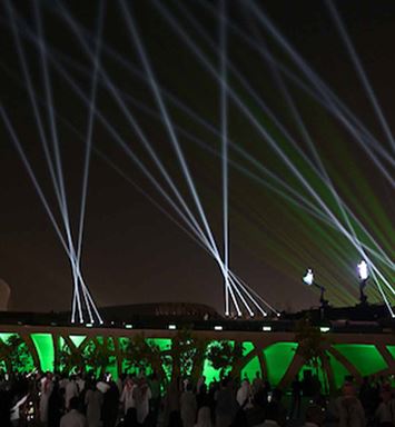 عرض مرئي فريد يزيّن مبنى إثراء انطلاقًا لـ "شتاء إثراء"