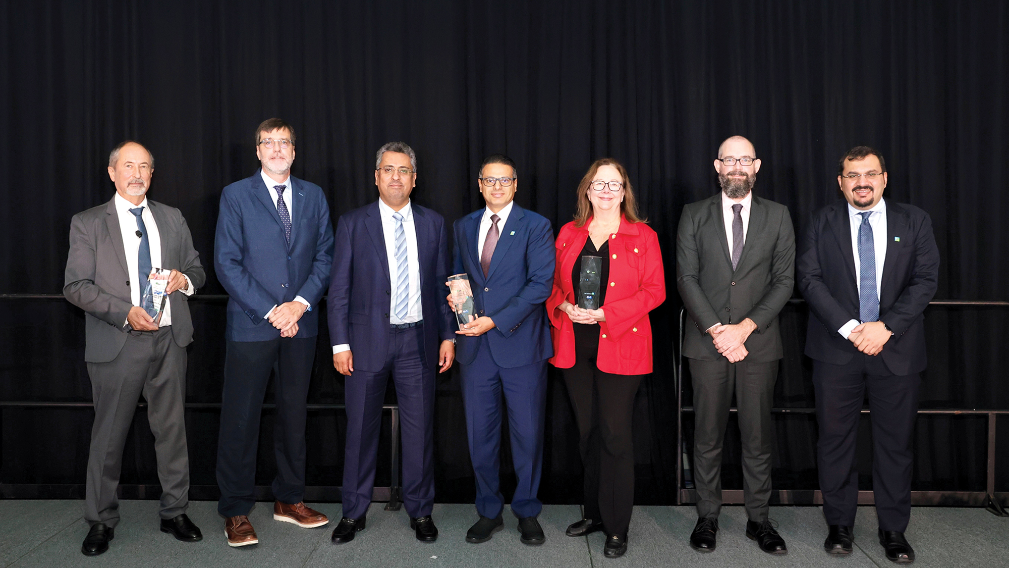 تعزيز الوصول إلى المعارف البترولية عبر نموذج لغوي كبير يقود التحول الرقمي في قطاع الطاقة