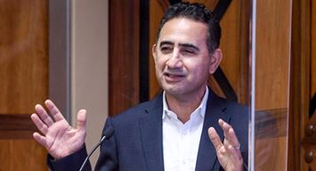 سعيد الحضرمي يتقاعد من منصب نائب الرئيس للبيع بالتجزئة وتطوير الزيوت الأساس بعد رحلة ثلاثة عقود