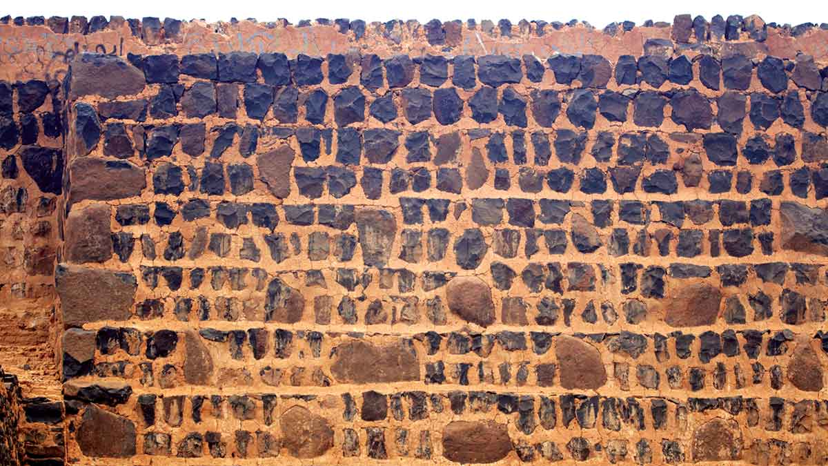 Khaybar wall Saudi Arabia travel