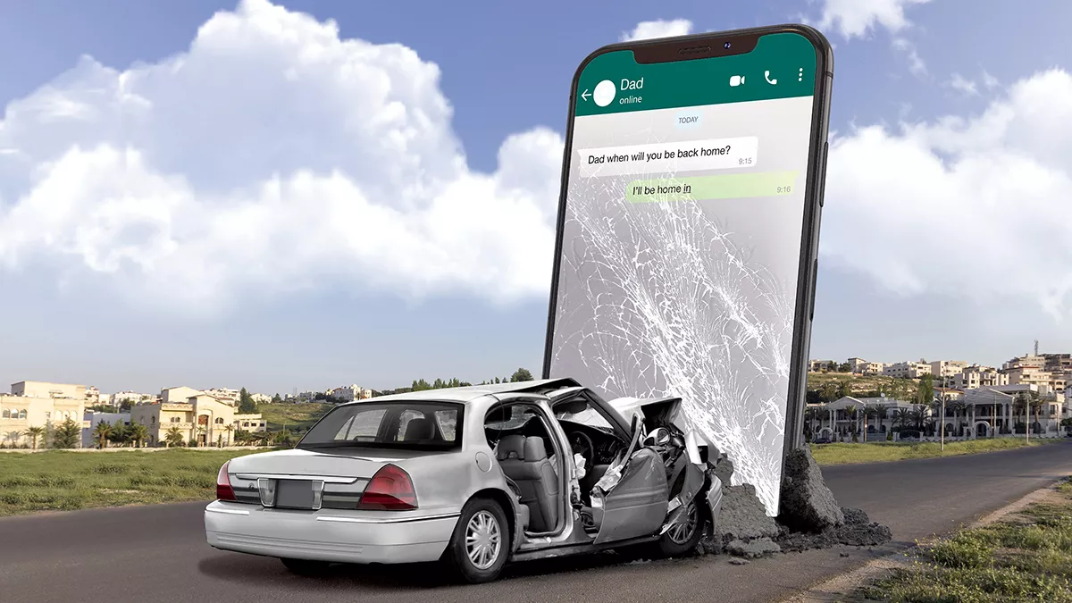 traffic-safety-crash-a-mobile