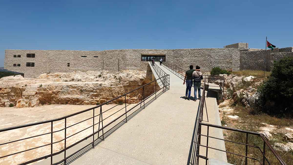 Aramco-World-architect-Khammash-Ajloun-Forest-3 main building exterior