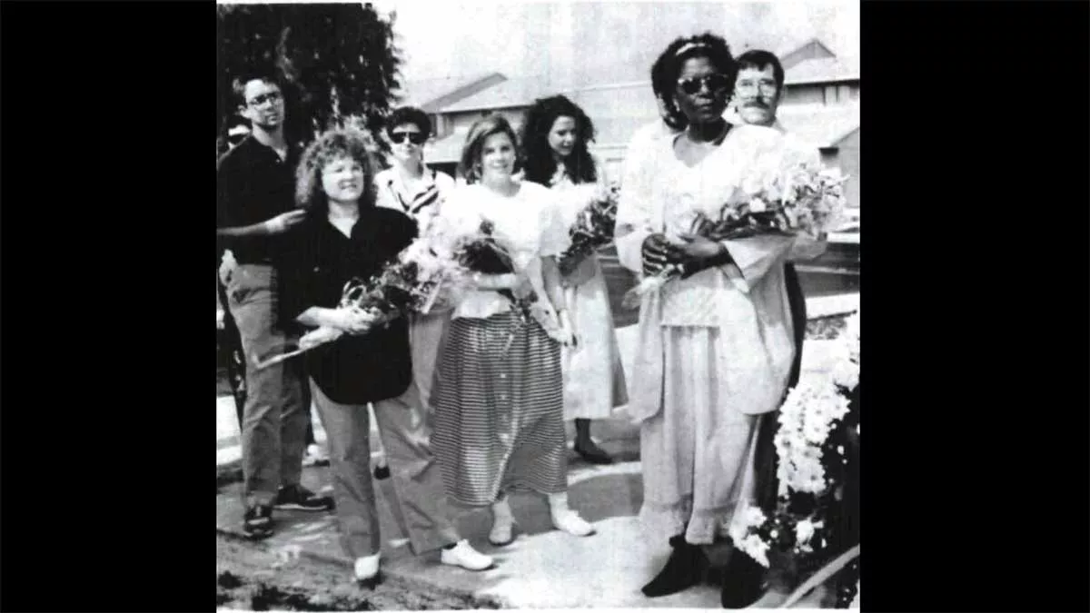 1991-udhailiyah-residents-at-aramco-ribbon-cutting-for-camp-reopening
