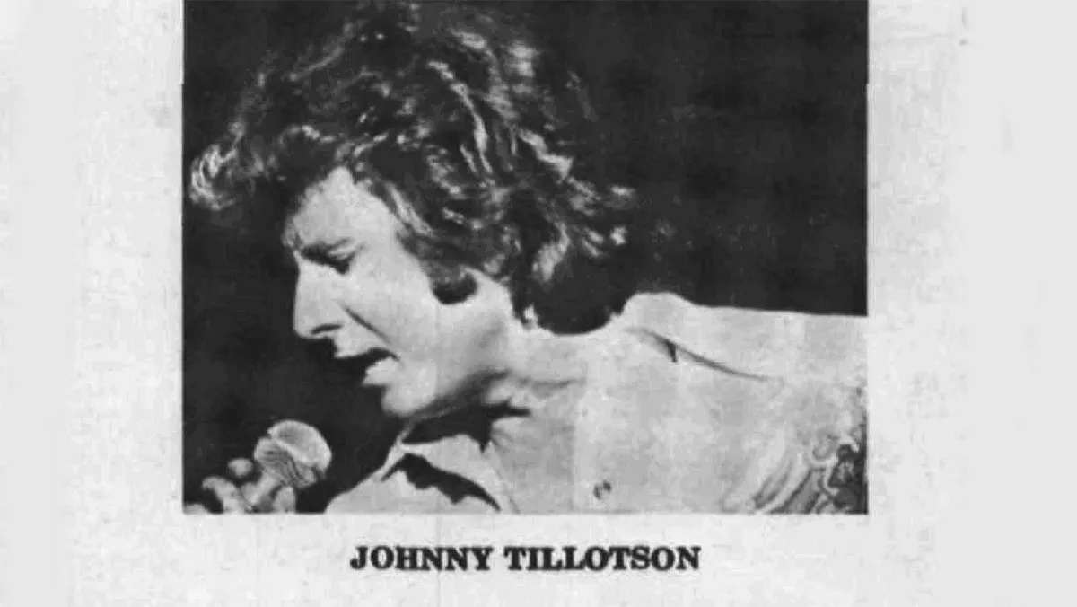 Cournty-singer-Johnny-Tillotson-plays-Dhahran