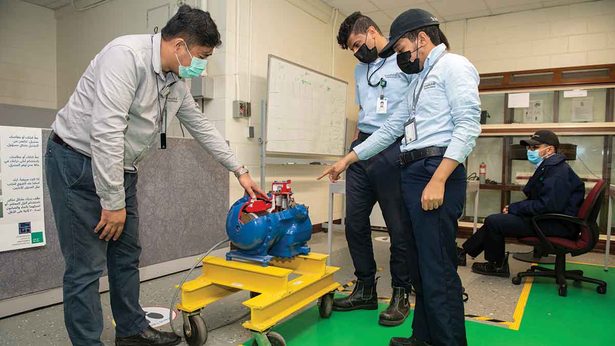 Apprenticeship Program for Non-Employees at Aramco