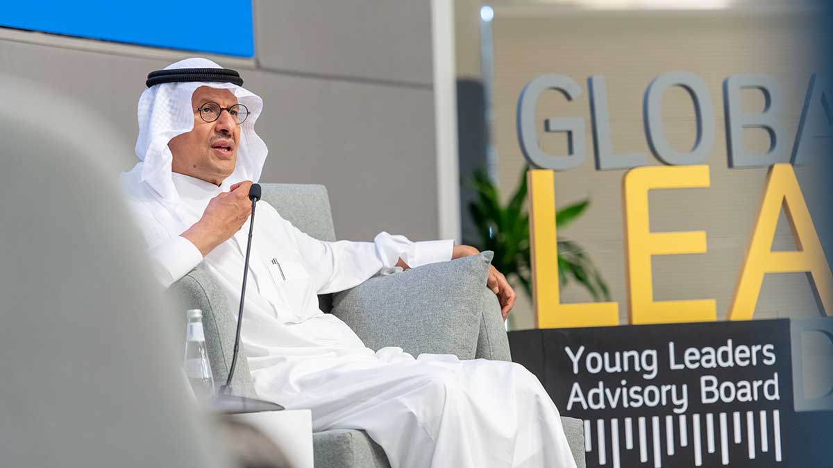 HRH Prince Abdulaziz the Minster of Energy speaks to members of Aramco's Youth Leader Advisory Board