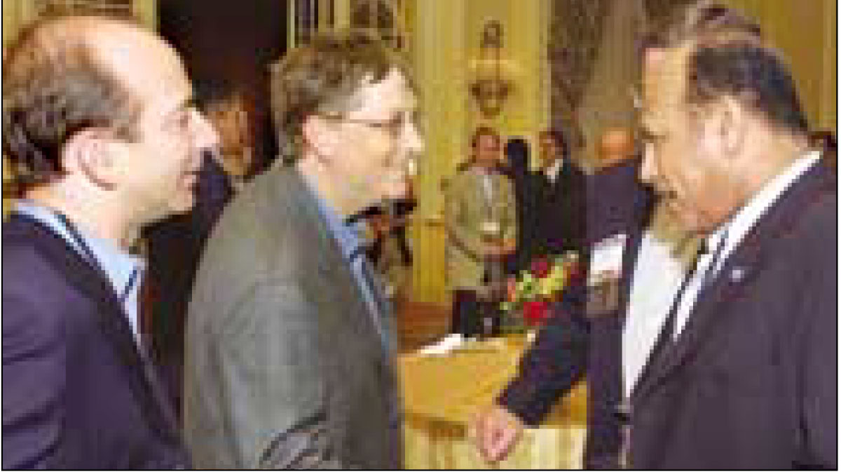 Aramco CEO Abdallah Jum'ah meets with Bill Gates and Jeff Bezos in Seattle