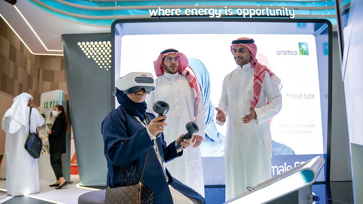 virtual-reality-at-the-Aramco-exhibit-in-Oman HSE Conference