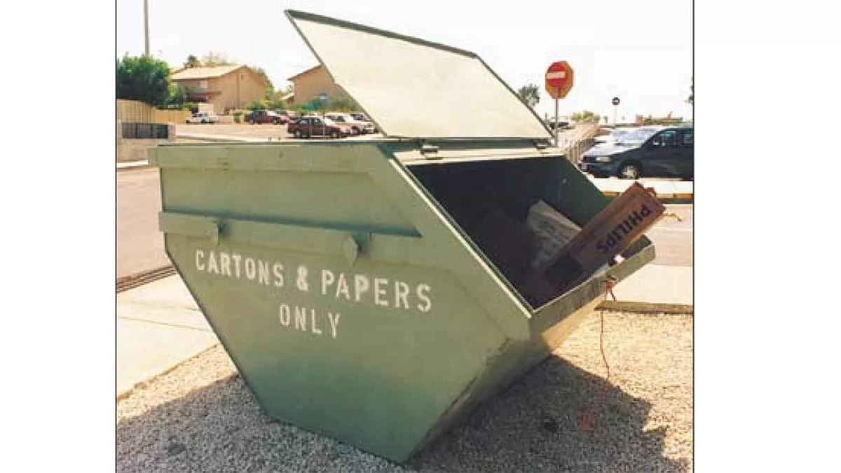 2002 Aramco celebrates 10 years of recycling program