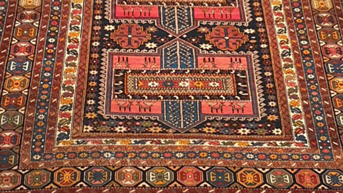 Travel-story-Azerbaijan-detail-of-carpet