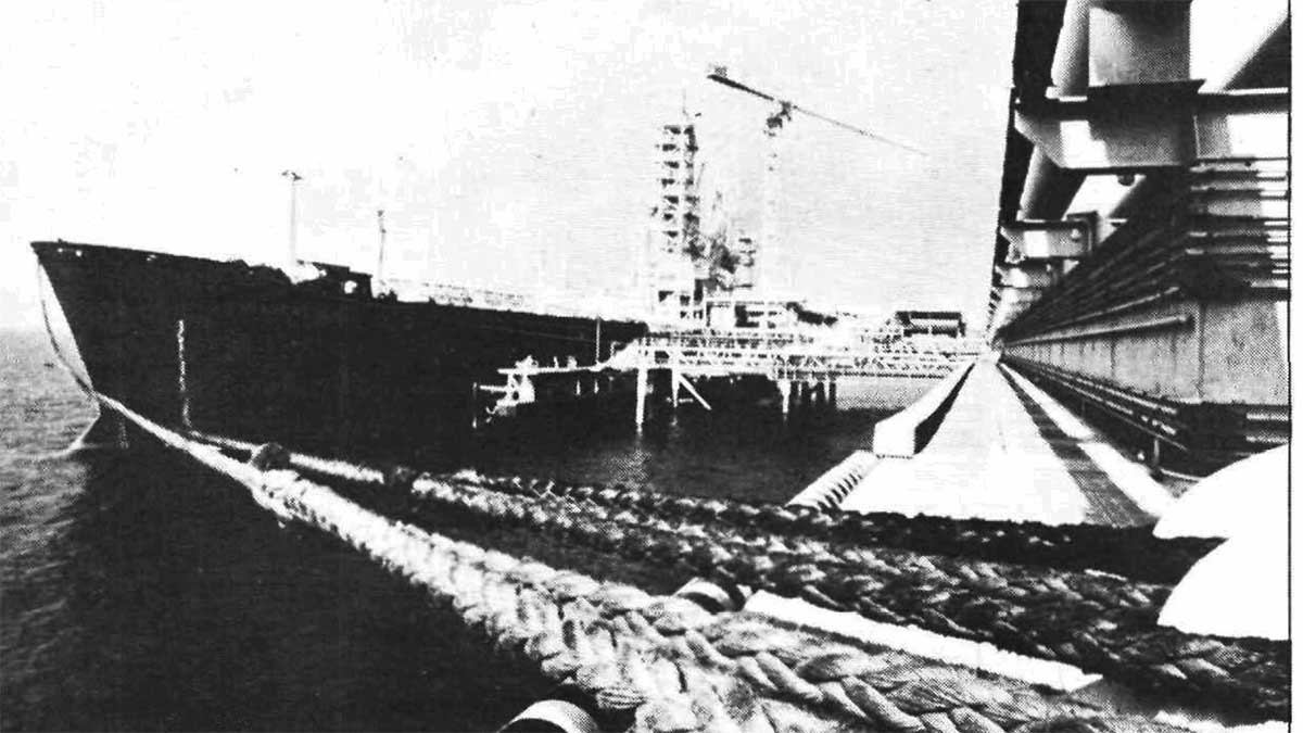 1982 October Yanbu' NGL port opens
