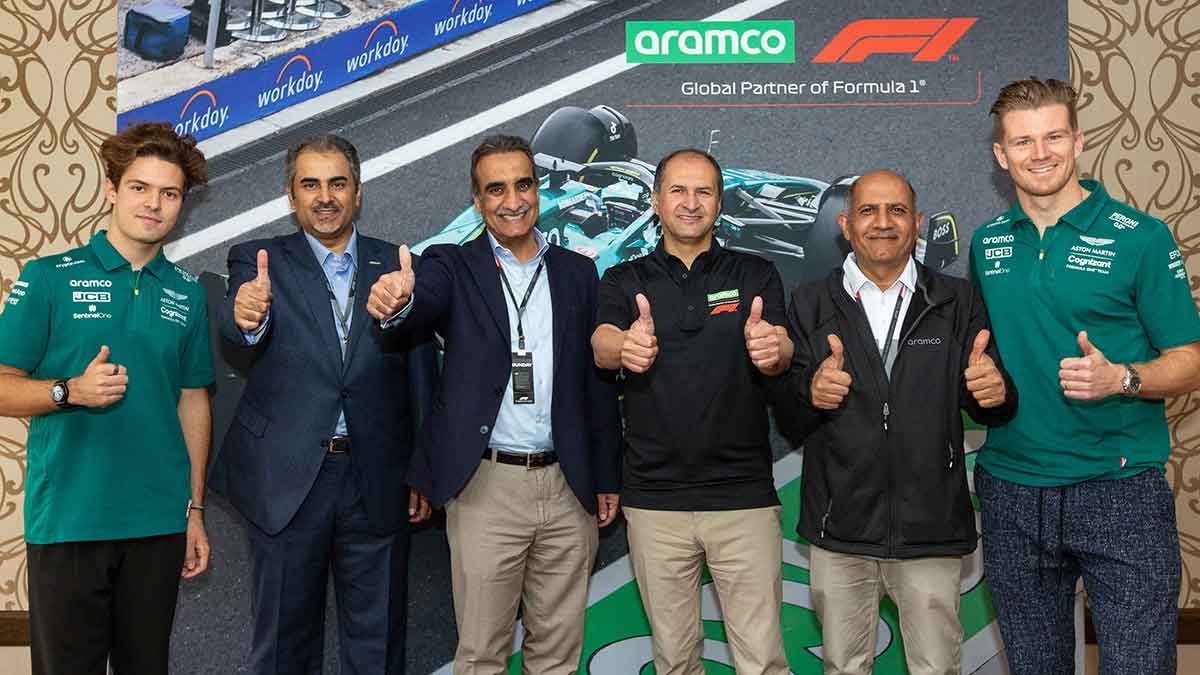 Formula 1 Aramco U.S. Grand Prix Aston-Martin Aramco team thumbs up
