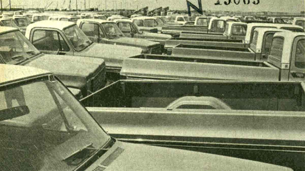 Oct. 29, 1975 new fleet of pickup trucks comes to Dhahran