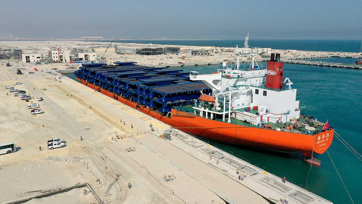 Mega marine delivery: 12,200 tons and one month at sea 