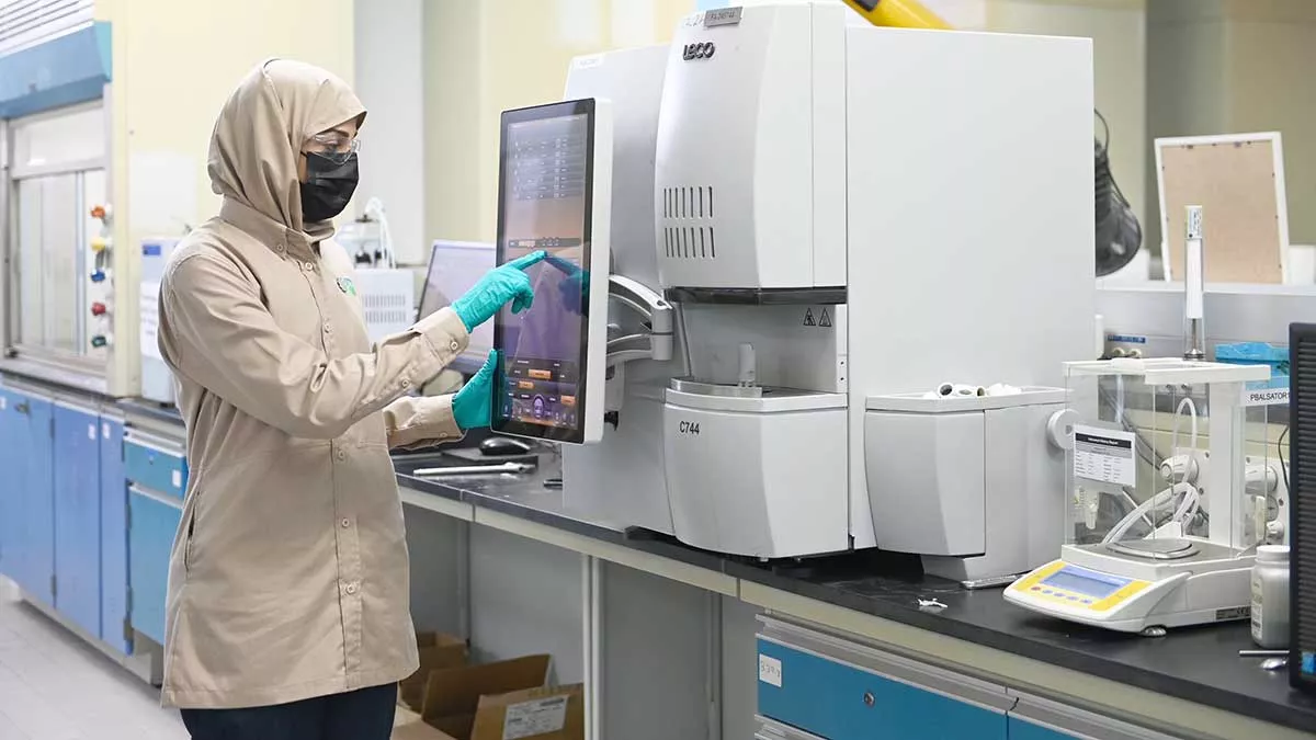 yanbu lab scientist 