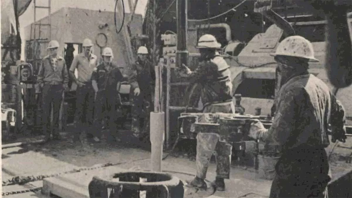Aramco best right of 1976 contest