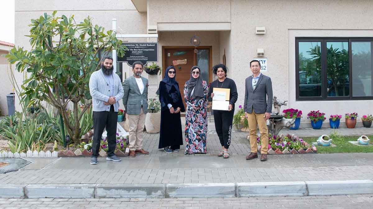 Sadia Shahid best yard in Dhahran group shot second place